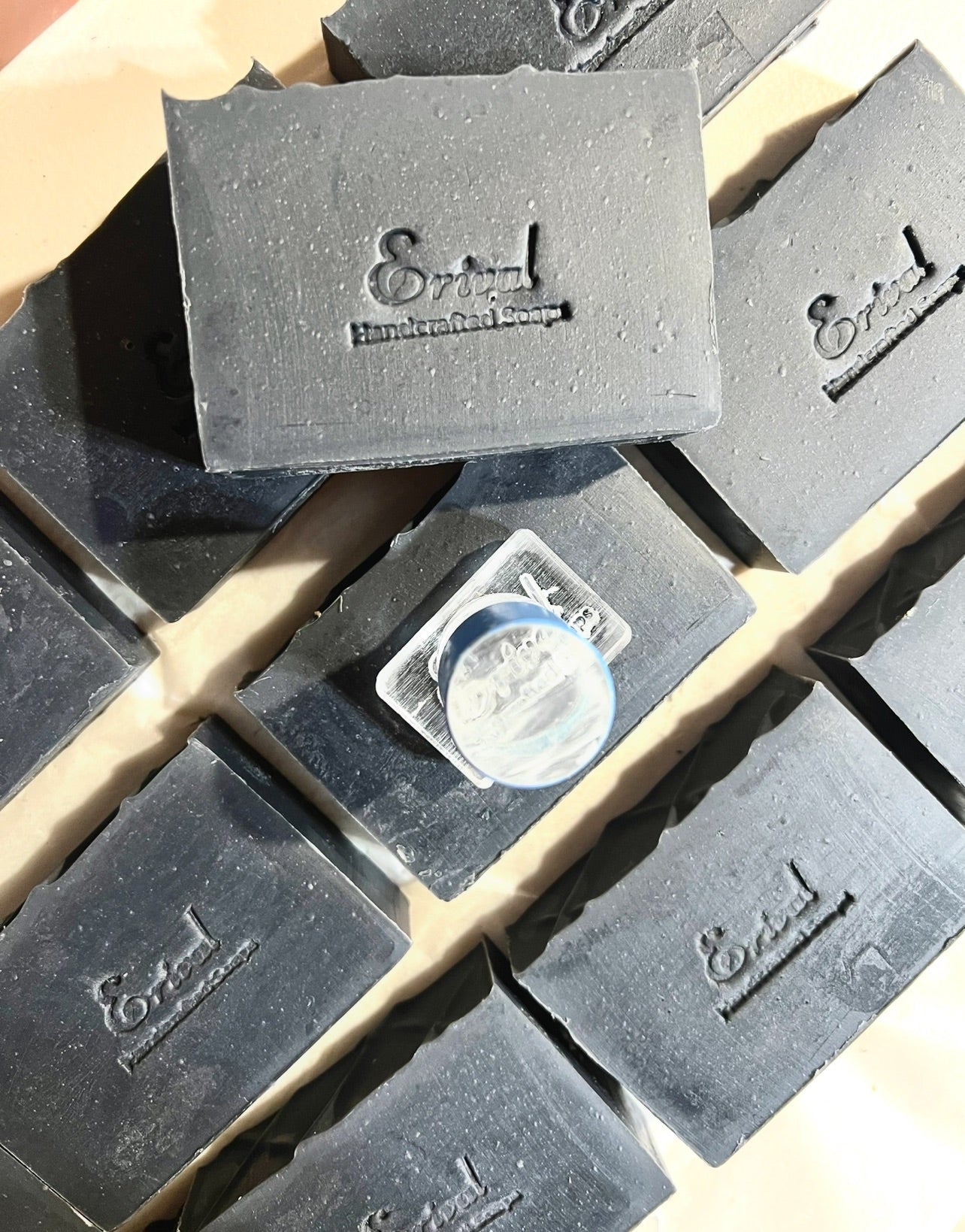 Activated charcoal and tea tree I Artisanal soap